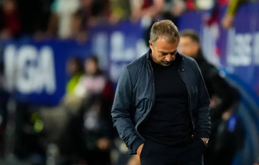 巴萨主帅与球员矛盾激化：比赛态度遭批评 战术方案引争议